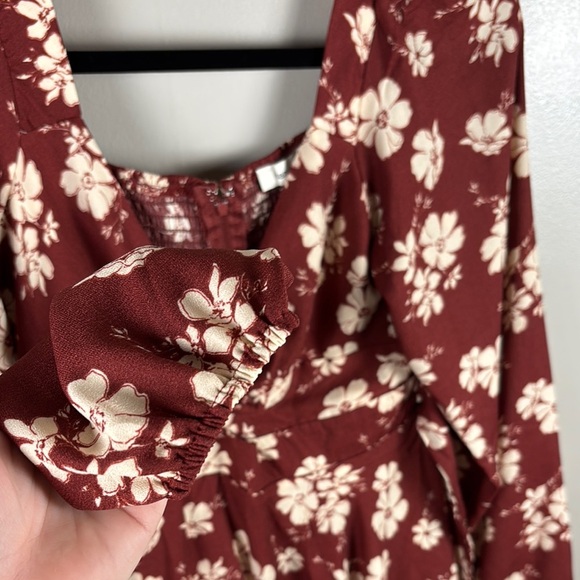 Floral Long Sleeve Romper - Picture 4 of 7